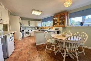 16' Kitchen/Breakfast Room- click for photo gallery